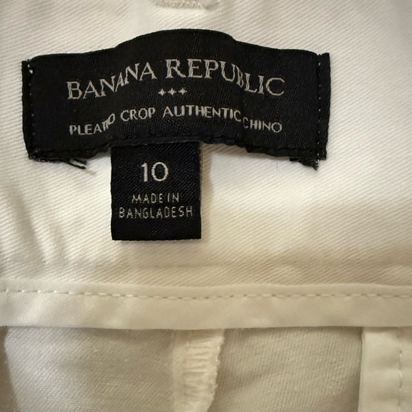 Banana Republic Factory Women’s Size 10 White Pleated Crop Chino Pants - Picture 2 of 6